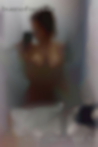 Kiss casual and touch, tease and caress!